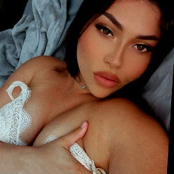 OnlyFans Model Alissa Rezac 💖 - Intimate Selfie