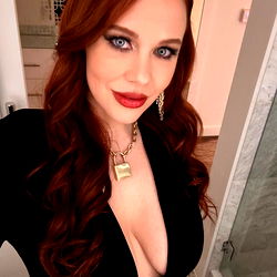 Maitland Ward photo