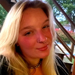 Alice, a radiant beauty on OnlyFans