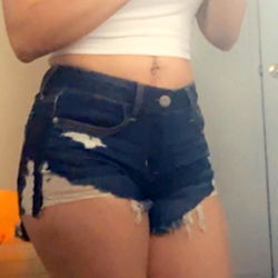 OnlyFans Model LexxxiLove from Fresno