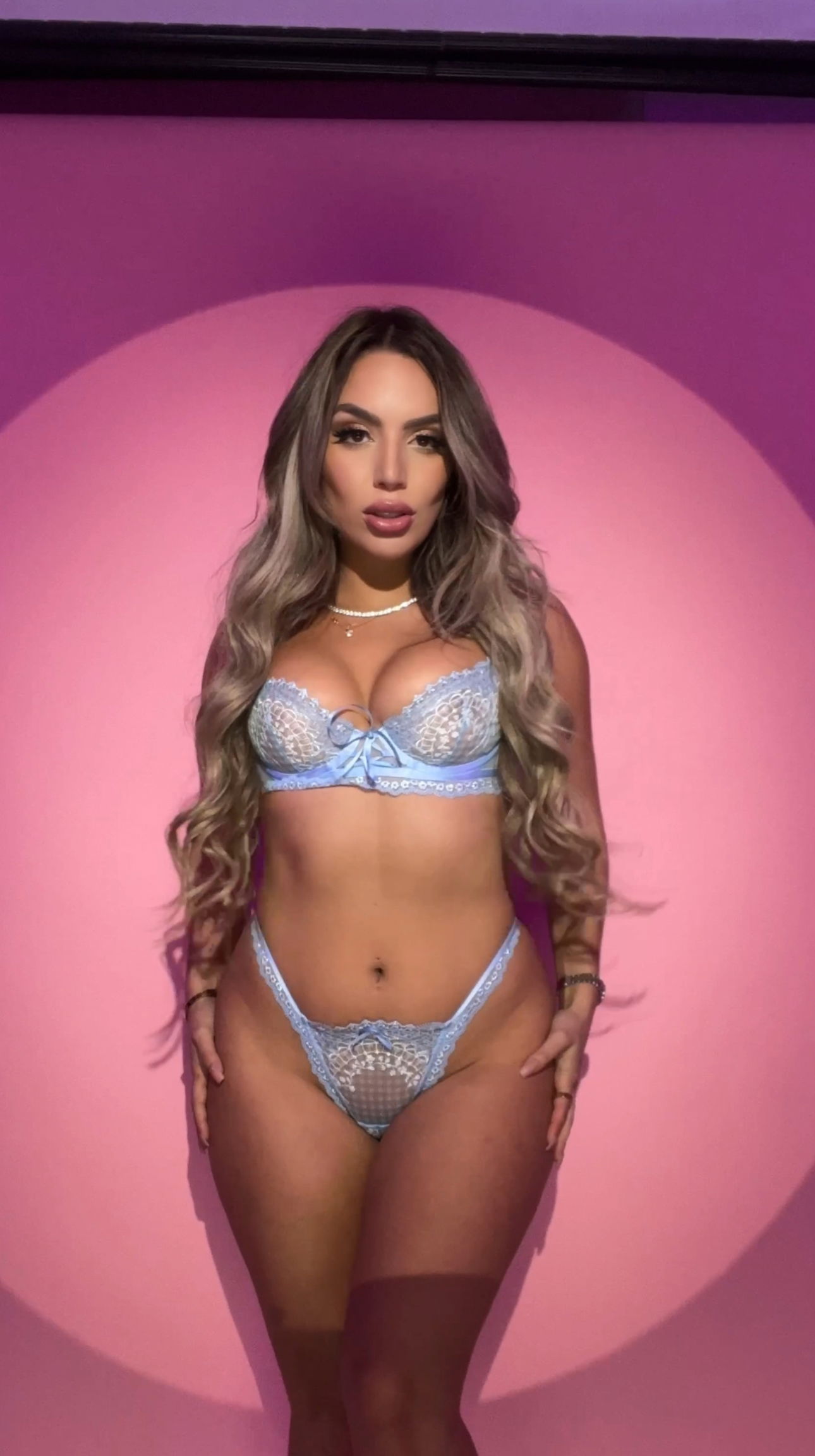 AraQueenBae 😇 photo