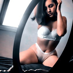 Momochiixo: Alluring and Beautiful in OnlyFans