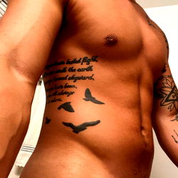 Onlyfans Model Sharing Personal Photos