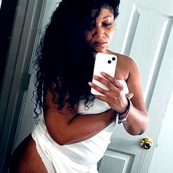 Eve Candy in an OnlyFans Moment