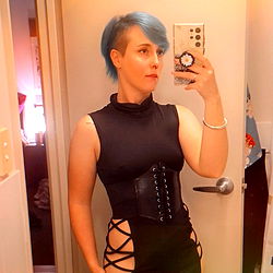 Fashionable Fitness Model Annie-Rose