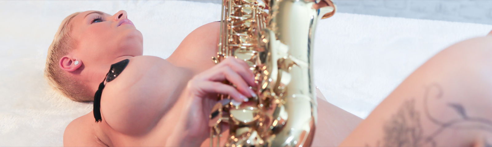 Anike Ekina – Mindf★ck. 3x Award. photo