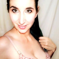 Onlyfans Model Emily Emerald - Sultry Striptease in Lingerie