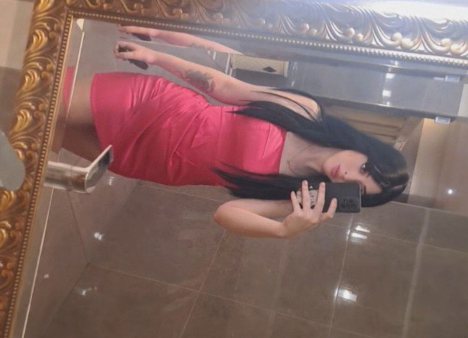 🧜🏻‍♀️ photo