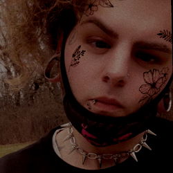 OnlyFans Model Hilton's Selfie with Unique Tattoos