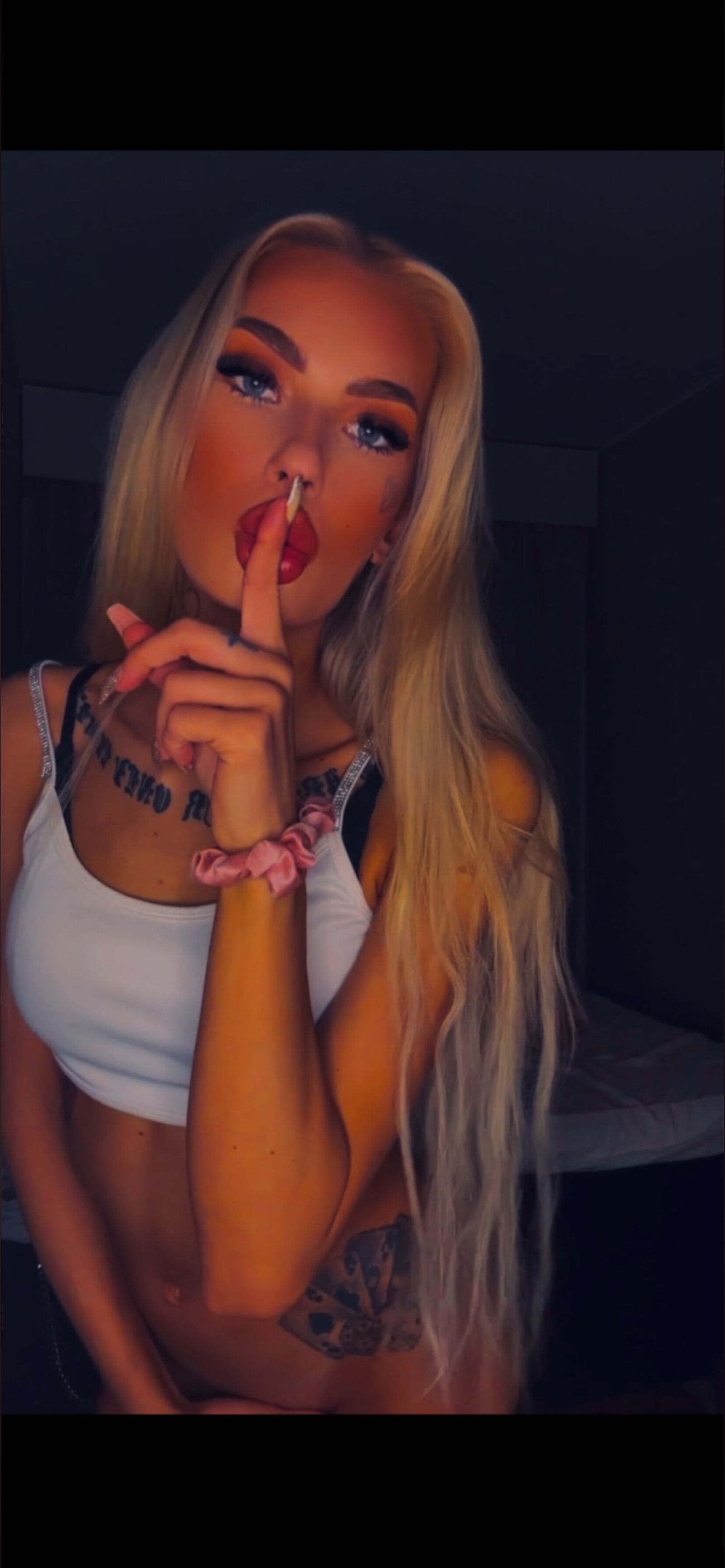 𝑪𝑨𝑳𝑳 𝑴𝑬 𝒀𝑶𝑼𝑹 𝑩𝑨𝑩𝒀'𝑮 💋✨💄 photo