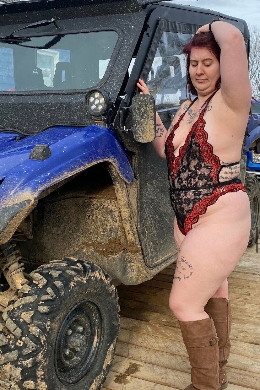 Hot Tatted Momma photo