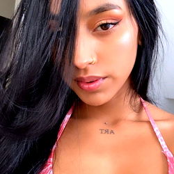 Ariadna: Elegant and Enchanting OnlyFans Model from Colombia