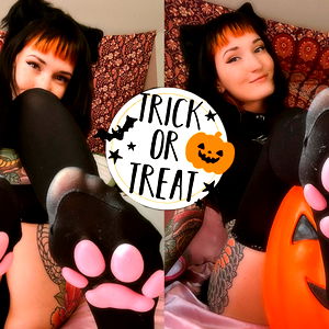 Hellcat ๐ petite tattoo model ๐ธ photo