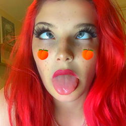 OnlyFans Model Ace's Creative Selfie