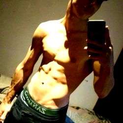 OnlyFans Model Tommy Ce's Shirtless Selfie