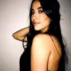 Nearby Model: Tina Leon ✨