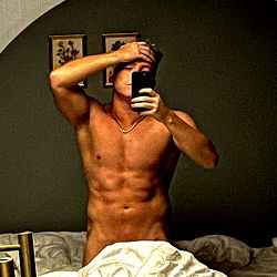 Jaysonkyle Sharing His Abs for Onlyfans