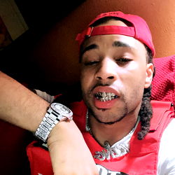 A 1kingx Model Posts for Onlyfans