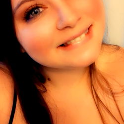 J💓, a young adult model with OnlyFans affiliation, from Usa