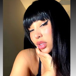 Kiyomi, A Miami-Based Model