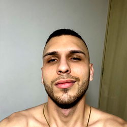 Alger Cespedes, a fitness model from Medellín