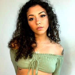 Luna | Ready to play 💚 Online photo