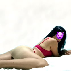 AndinaArdiente: A Model's Journey in OnlyFans