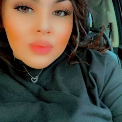 Alanigx Model in Car