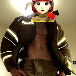 Nakedfireman_XL Model Photo