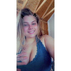 Zoeee - Onlyfans Model Photos