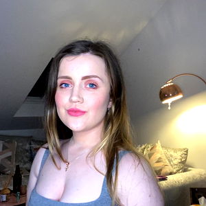 Amy Womack ๐ photo