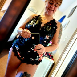 Little Shortcake 🍰: Confident and Stylish