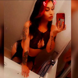 OnlyFans Model Livingzombiee in Arizona