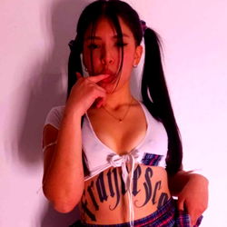 OnlyFans Model BabyDollink: A Striking Photo