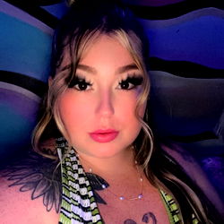 Stylish OnlyFans Model, Desire from Iowa