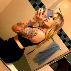 Averi - OnlyFans Model Poses in Bathroom