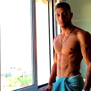 Angel Lucxooon photo