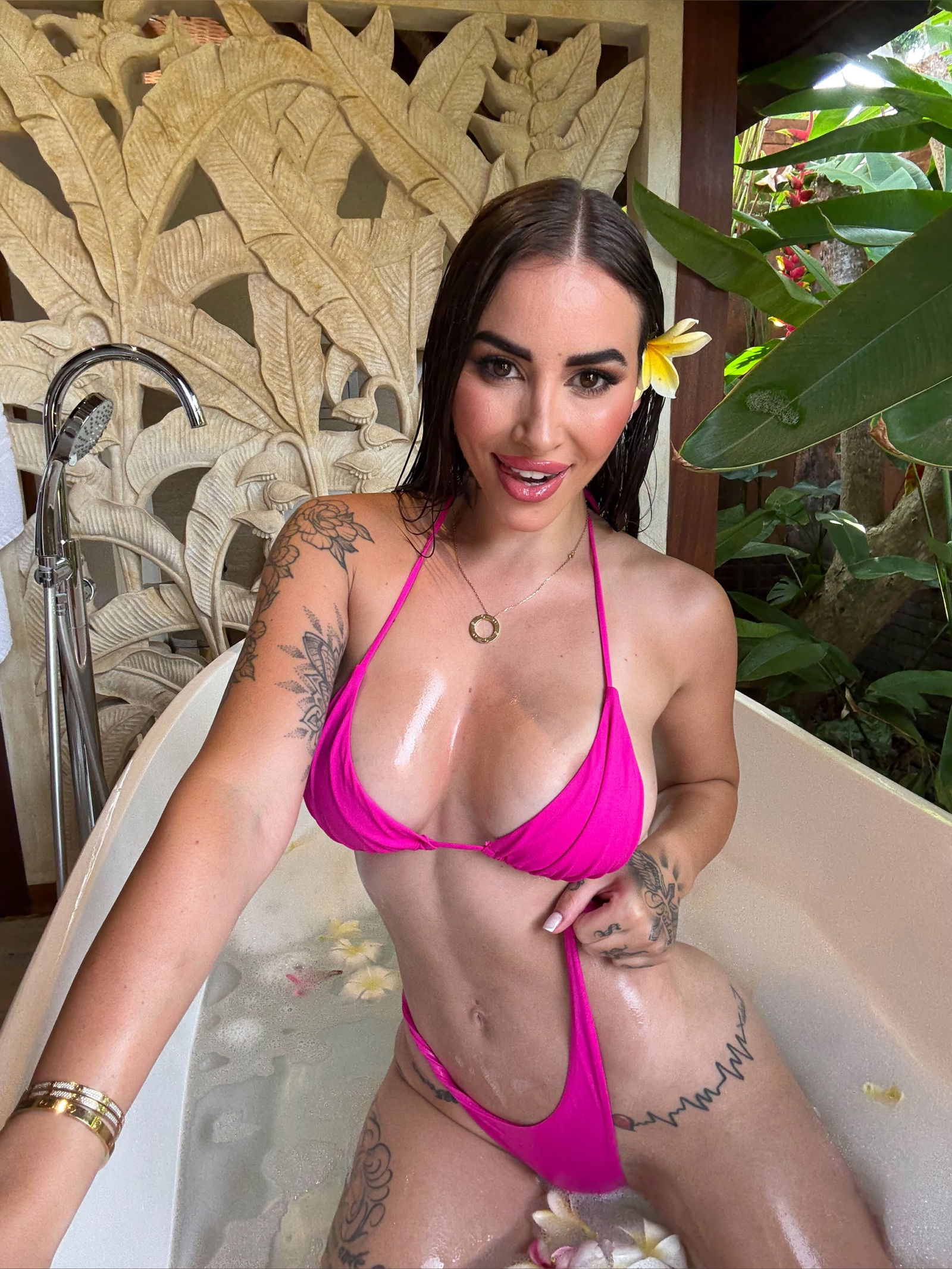 𝐌𝐀𝐘 𝐒𝐖𝐄𝐄𝐓𝐒𝐇𝐎𝐓 🩷 photo