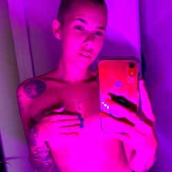 AtomicBlondeBitch in an Erotic Shoot