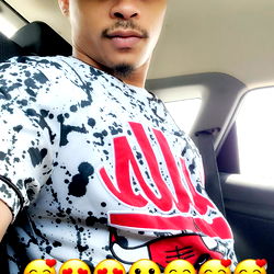 Missouri Model Aledriono Ayers in His Car