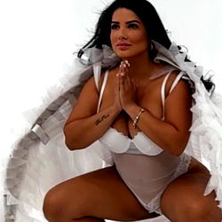 Adeladiperi, Spanish OnlyFans Model