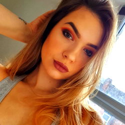 Aesthetically Pleasing Model Photograph