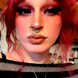 Vivid Makeup Looks on OnlyFans Model Taylor 💄