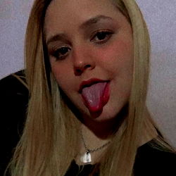 Olivia Foxs, a 24-year-old female model and influencer.