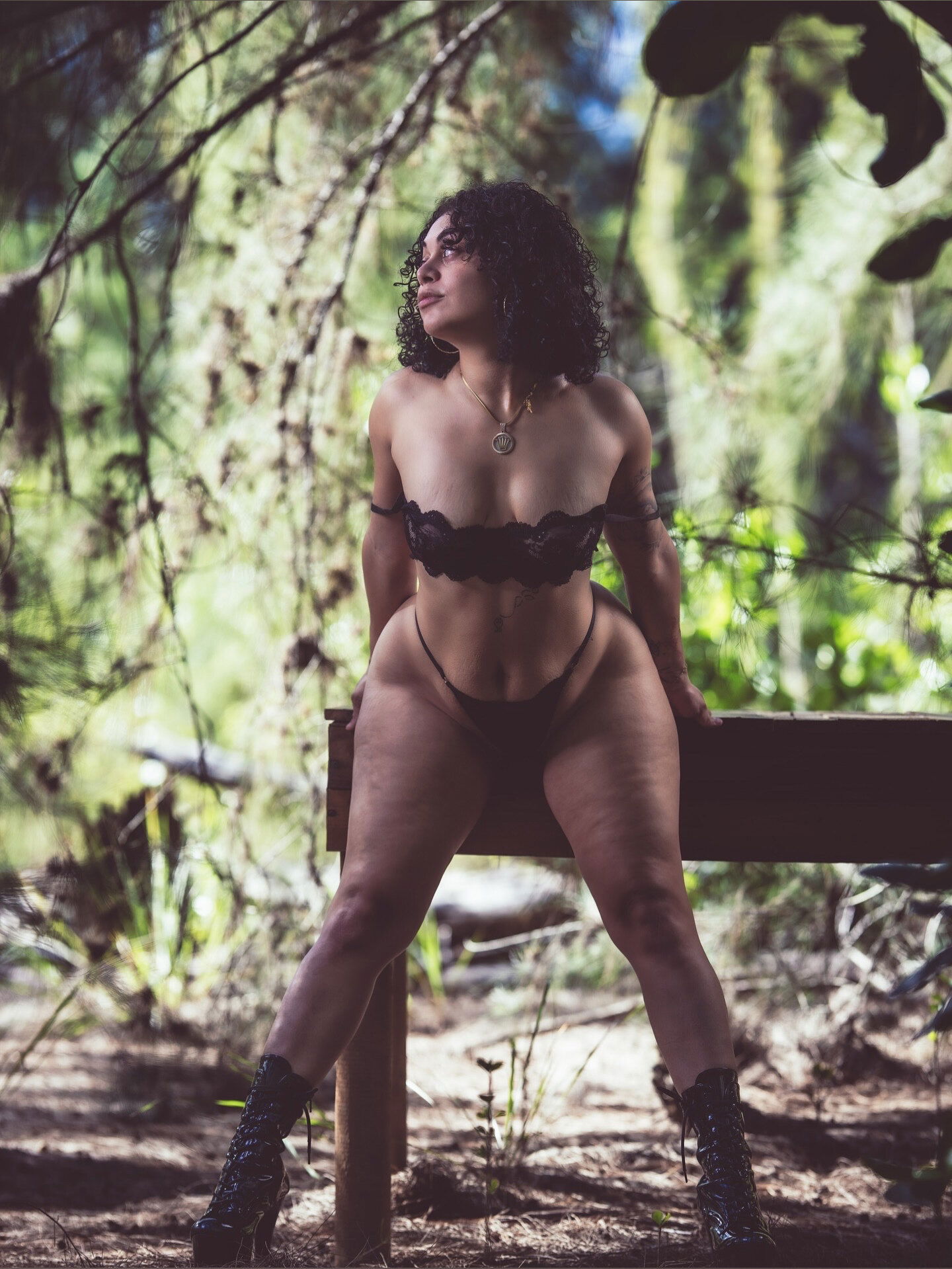 𝘾𝙪𝙧𝙡𝙮𝙧𝙞𝙘𝙖𝙣 𝙑𝙄𝙋 ☀️ THE RIMMING QUEEN👑 photo