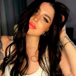 Aly Honey 🤍 photo