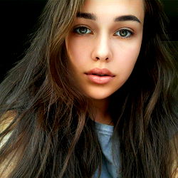 Alina - Stunning Onlyfans Model with Gorgeous Hair and Eyes