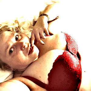 Queenbarbiebee716 photo