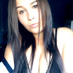 OnlyFans Model Julli