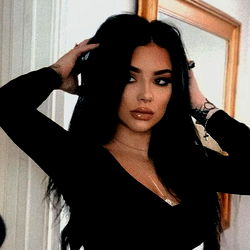 Avie, OnlyFans Model: Elegant Beauty and Sensual Style